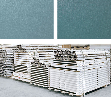 ambalare standard culoare canat NCS 4020-B50G; culoare toc NCS 5020-B850G; O foaie de usa invelita intr-un strat de polietilena expandabila; Depozitare pe paleti de lemn.